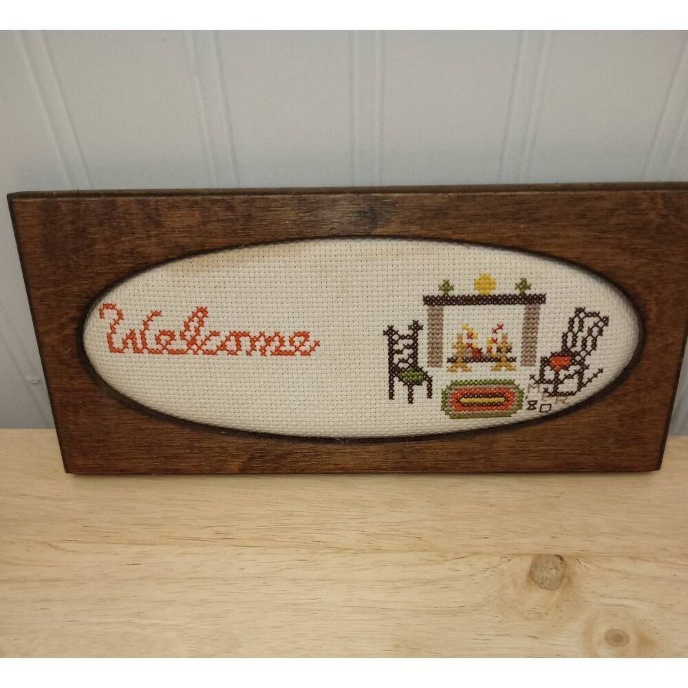 Vintage embroidered "welcome" plaque. Small